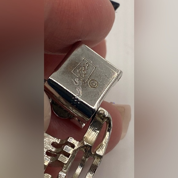Coro Pegasus Silver Tone Basketweave Chunky Bracelet Vintage 🖤🩶Host Pick🩶🖤 - Picture 5 of 6